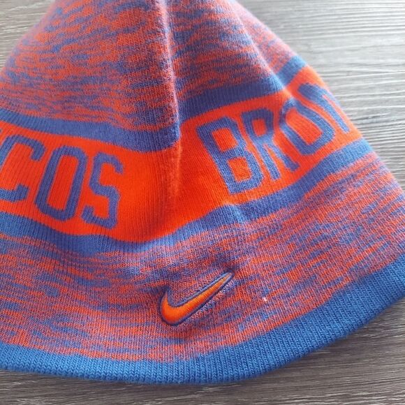 Nike Reversible Broncos Beanie - Picture 2 of 6